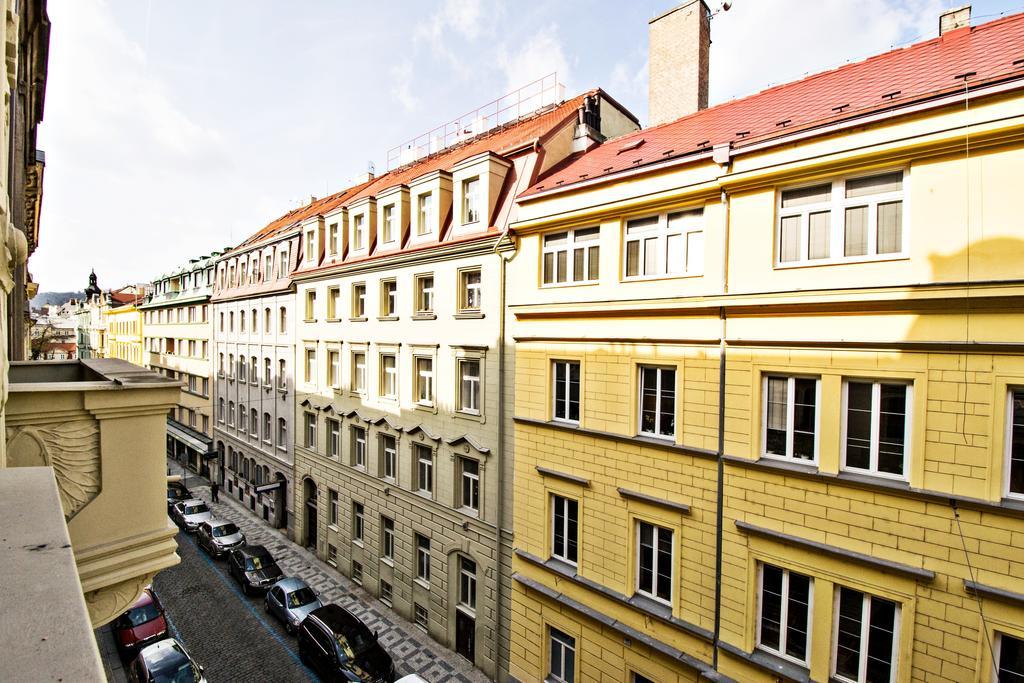 Business Class Ruterra Suite Praga Exterior foto
